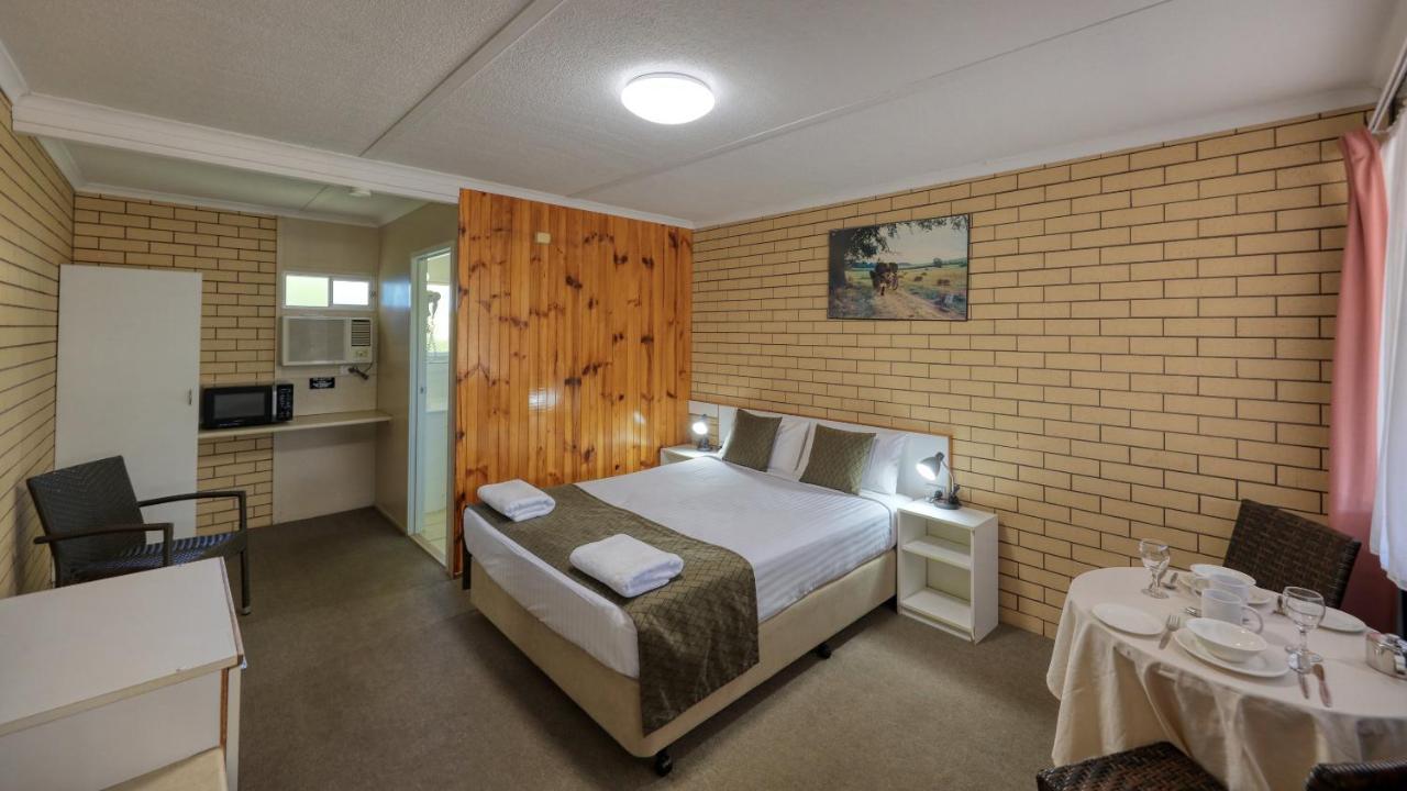 Binalong Motel Goondiwindi Bagian luar foto